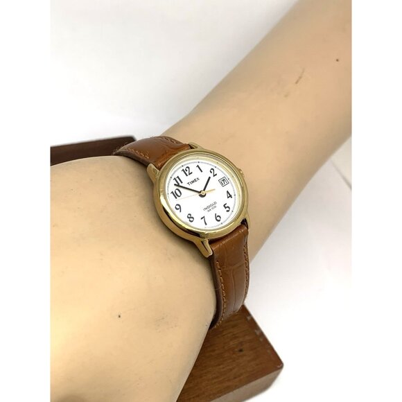Timex Women's Watch T2J761 Indiglo Quartz Brown Leather Band Petite Date 25mm - Picture 5 of 14